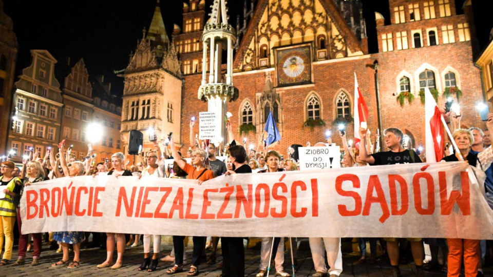Как оказывают давление на судебную власть в Польше: отчет
