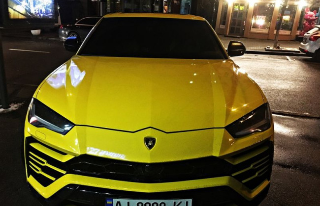 В Киеве заметили самый быстрый в мире кроссовер, фото