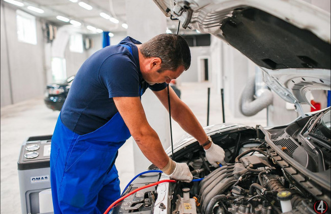 Взяли покататься: сотрудники СТО разбили Range Rover клиента, фото