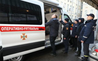 На Дніпропетровщині зі ставка дістали позашляховик: загинула сім’я з дитиною