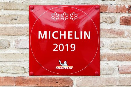 На ресторанний путівник Michelin Guide подали до суду