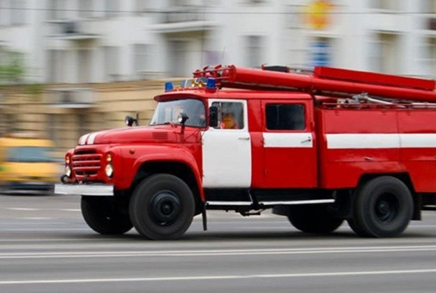 Масштабна пожежа у Вінниці: госпіталізовано чоловіка