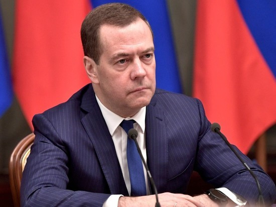 Медведев уходит с поста премьер-министра: Путин предложил ему новую должность