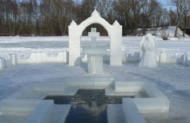 Водохреще-2020: як підготуватися до купання у крижаній ополонці