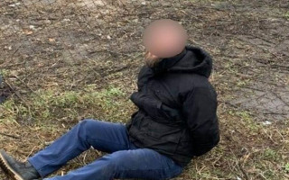 Целился в копов из револьвера: под Киевом задержан дерзкий злоумышленник