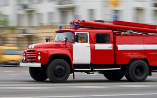 Масштабна пожежа у Вінниці: госпіталізовано чоловіка