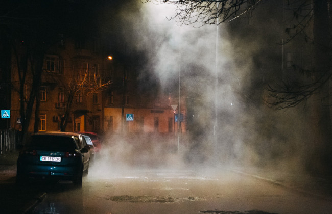 В Киеве снова прорвало трубу с горячей водой: подробности, видео