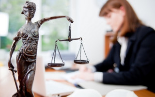 Мін’юст розповість про проблеми представництва в судах не адвокатами