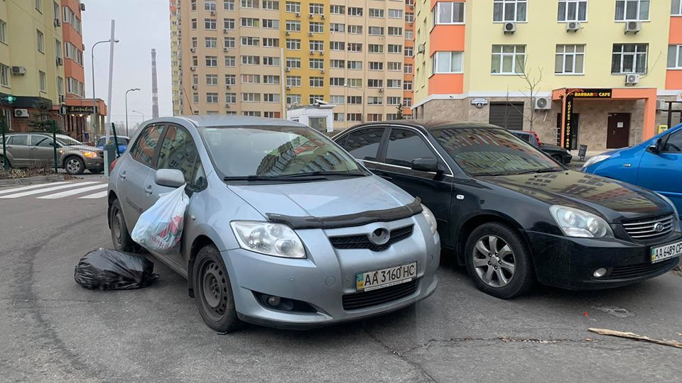 Киевлян разозлил очередной «герой парковки»: фото