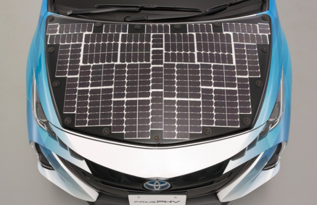 На Toyota планують встановлювати сонячні батареї
