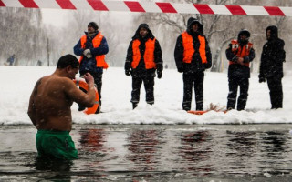 Купання на Водохреща: киянам нагадали правила безпечного святкування