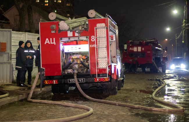 В Києві спалахнула серйозна пожежа: подробиці, фото