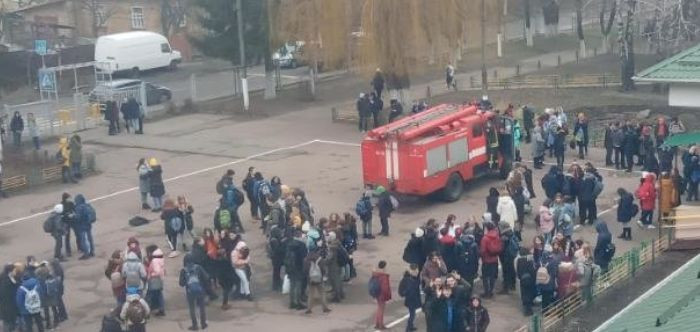 Под Киевом в школе распылили слезоточивый газ: подробности