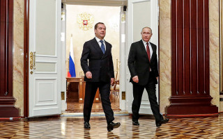 Почему Медведев покинул пост премьера и при чем здесь Путин: объяснения экс-главы правительства