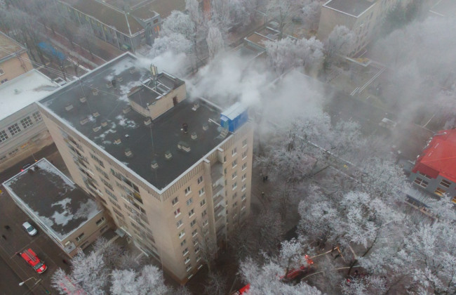 В Днепре горело общежитие медицинского колледжа: фото и видео с места инцидента