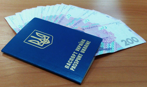 Новонароджені українці будуть отримувати економічний паспорт: внесено законопроект