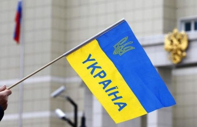 Держслужбовці повинні говорити українською: результати опитування