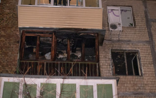 Развела костер в комнате: киевлянка подожгла собственную квартиру, видео