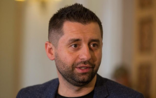 Давид Арахамія вважає, що Україні потрібно припинити синхронізацію законів з ЄС