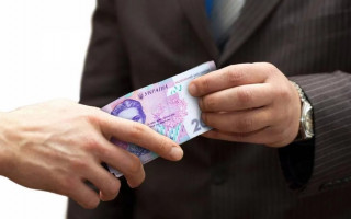 Украина опустилась во всемирном рейтинге восприятия коррупции