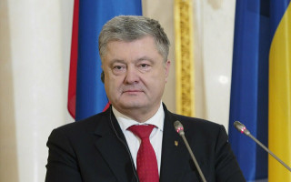 ГБР допрашивает Порошенко: под зданием собрались активисты, фото, видео