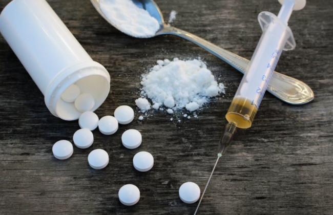 Робила знижку друзям на «товар»: студентка з Києва продавала наркотики