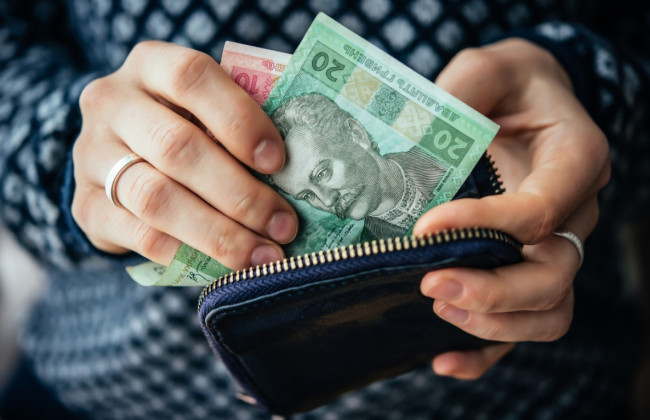 Кабмін відправив до Верховної Ради законопроект про компенсацію за затримку зарплат