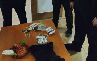 Йшов до суду з наркотиками: на Тернопільщині затримали чоловіка