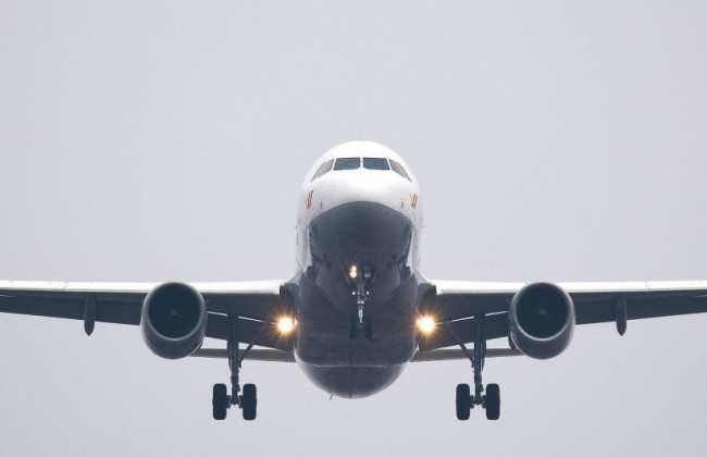 Світові авіакомпанії призупиняють рейси в Китай через спалах коронавірусу