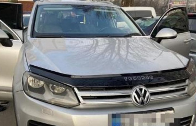 Дерзкое ограбление в Киеве: мужчина уехал из автосалона на новой машине