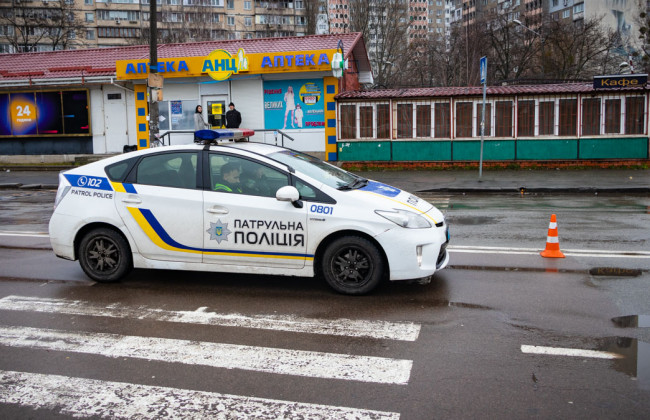 Смертельное ДТП в Киеве: груженый ЗИЛ не заметил пешехода, фото, видео