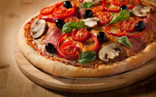 В Киеве группа молодых людей разгромила пиццерию