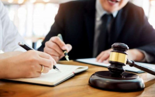 Зарплати працівників апаратів судів: у соцмережах продовжується обговорення