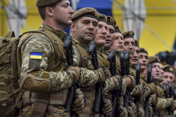 Рада визнала таким, що втратив чинність, Стройовий статут Збройних Сил України