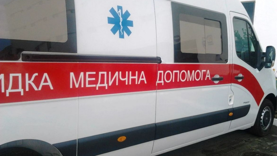 Под Днепром пьяная пациентка избила фельдшера скорой помощи