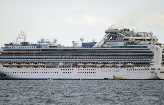 Круизный лайнер с зараженными коронавирусом: новые подробности