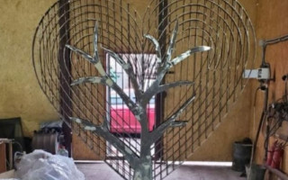 Уникальный «хранитель валентинок» появится в одном из столичных парков