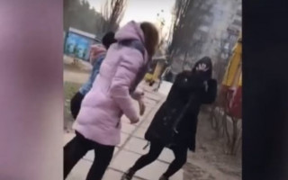 Избили школьницу и записали на видео: в деле столичных подростков есть детали