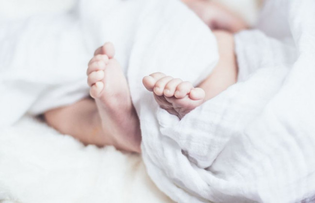 В Одессе мать пыталась задушить годовалую дочь