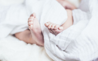 В Одессе мать пыталась задушить годовалую дочь