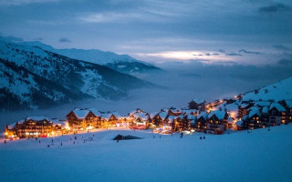 Вспышка коронавируса: во Франции массово проверяют людей на горнолыжном курорте