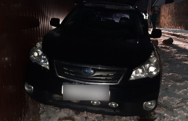 Убегал от копов: в Киеве пьяный водитель протаранил забор