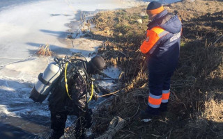 Под Киевом в реке выловили тело мужчины, которого искали две недели