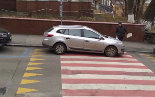 Киевлян разозлил очередной «герой парковки»
