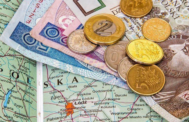 Скільки може заробити у Польщі пересічний українець: статистика