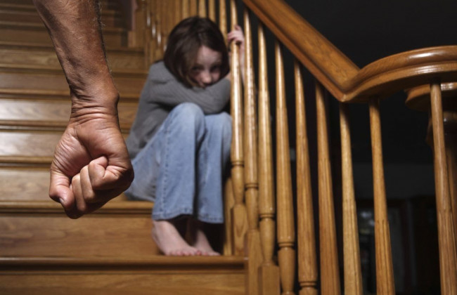 В Днепре руководителя детского коллектива подозревают в изнасиловании подростка