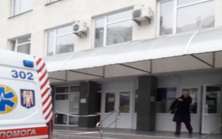 Трагедия в Киеве: мужчина неожиданно умер в очереди к врачу
