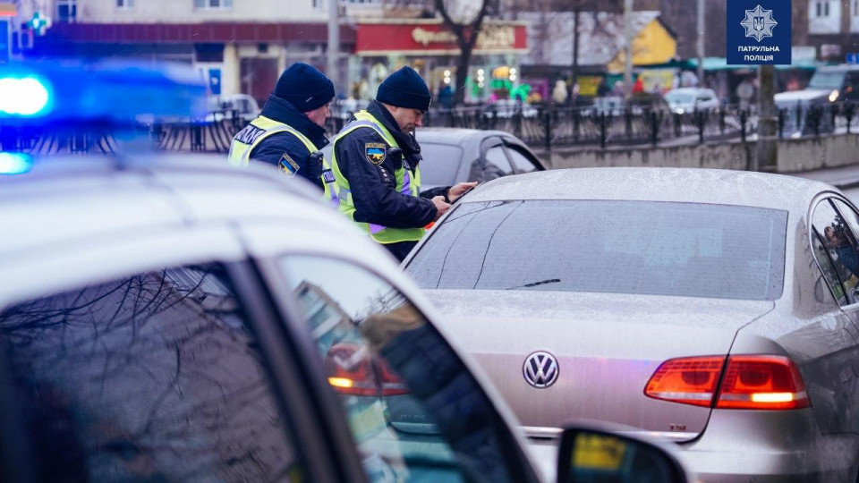 Спільний рейд патрулів поліції, швидкої та пожежної: у Києві виявили перших порушників