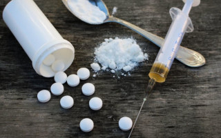 Зброя та наркотики на 4 млн: на Прикарпатті виявили масштабну нарколабораторію