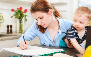 Суд пояснив, як відбувається стягення додаткових витрат на дітей